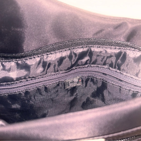 NWOT Hedgren Inner City Fate RFID crossover bag|  black|11”Lx1.5”Wx10”H - Picture 8 of 10